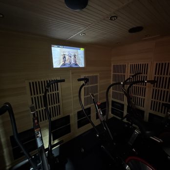 HOTWORX- Brooklyn, NY - Carroll Gardens - Hot Blast cardio sauna - Yoga Near Me - Brooklyn, New York