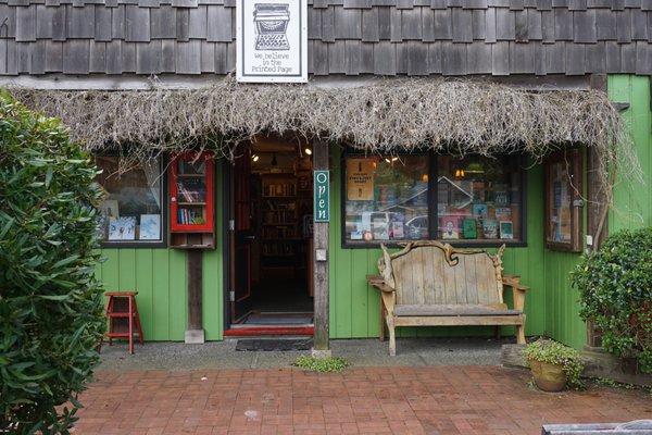 Cloud & Leaf Bookstore, LLC by null