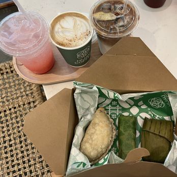 Hijau Coffee - Drinks (L to R): soda gembira, klepon latte, nastar latte Snacks (L to R): pastel, dadar gulung, nagasari - Coffee & Tea Near Me - San Jose, California Hijau Coffee - Drinks (L to R): soda gembira, klepon latte, nastar latte Snacks (L to R): pastel, dadar gulung, nagasari - Coffee & Tea Near Me - San Jose, California