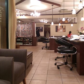 De Paris Nails - Huge salon - Nail Salons Near Me - Minneapolis, Minnesota