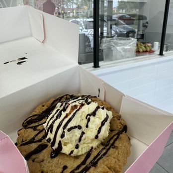 Crumbl - La Verne - Bakeries Near Me - La Verne, California Crumbl - La Verne - Bakeries Near Me - La Verne, California