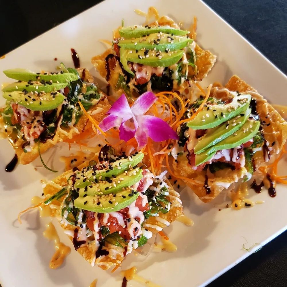 Lan Xang Fort Myers - Spicy salmon tostados - Thai Near Me - Fort Myers, Florida Lan Xang Fort Myers - Spicy salmon tostados - Thai Near Me - Fort Myers, Florida