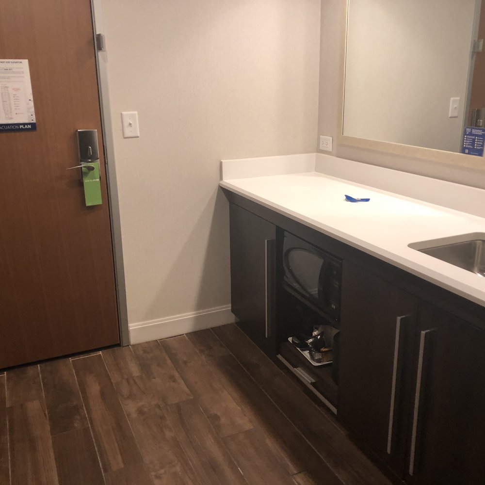 Hampton Inn & Suites Grants Pass - bar area/ entrance - Hotels Near Me - Grants Pass, Oregon Hampton Inn & Suites Grants Pass - bar area/ entrance - Hotels Near Me - Grants Pass, Oregon