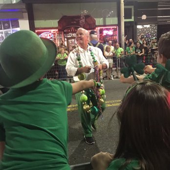 Rough Riders St Patrick's Day Parade - The mayor bob buckhorn handing out beads - Festivals Near Me Rough Riders St Patrick's Day Parade - The mayor bob buckhorn handing out beads - Festivals Near Me