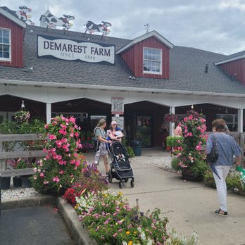 Demarest Farm - Farmers Market Near Me - Hillsdale, New Jersey