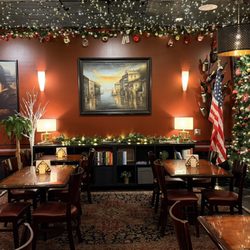 Pizza Amore Cafe - Where the season glows.
Celebrate Christmas surrounded by lights, comfort, and authentic Italian dining at Pizza Amore Café.