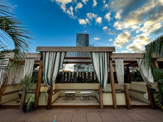 Reina Rooftop by null