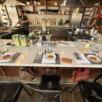 Hudson Table - Brooklyn - Front and center - Caterers Near Me - Brooklyn, New York