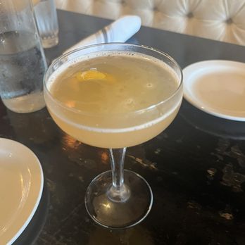 Diavola Pizza - Non-alcoholic Prosecco/grapefruit mocktail - Pizza Near Me - Indianapolis, Indiana Diavola Pizza - Non-alcoholic Prosecco/grapefruit mocktail - Pizza Near Me - Indianapolis, Indiana