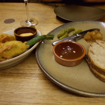 The Commons Local Eating House - Bars Near Me - Darlinghurst, NSW