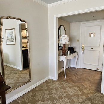 The Windsor Court - Hotels Near Me - New Orleans, Louisiana The Windsor Court - Hotels Near Me - New Orleans, Louisiana
