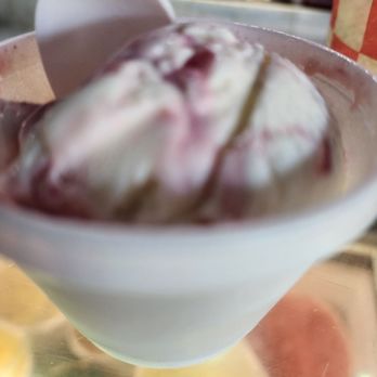 Kooky Coconut - Bad Pic of great Raspberry ice cream - Sandwiches Near Me - Indian Rocks Beach, Florida
