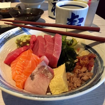 Ootoro Sushi - Chirashi lunch ($14.95) - Japanese Near Me - Walnut, California