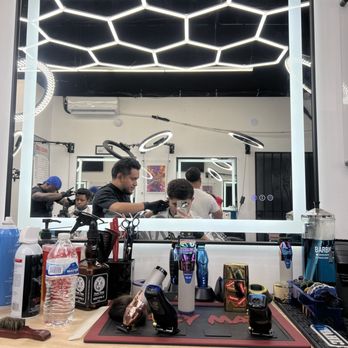 Tono Barber - Getting a clean up. - Barbers Near Me - Los Angeles, California Tono Barber - Getting a clean up. - Barbers Near Me - Los Angeles, California