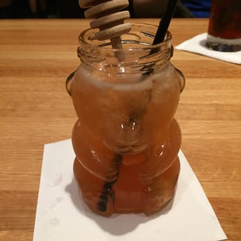 Earls Kitchen + Bar - Bee's Knees - New American Near Me - Somerville, Massachusetts