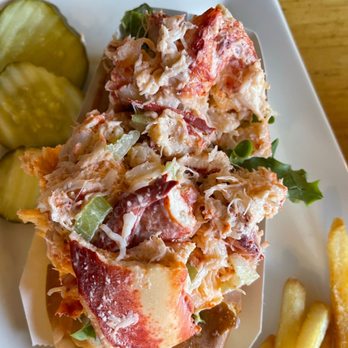 Tozier's Restaurant - Tozier 's Lobster Salad Roll - Seafood Near Me - Bethel, Vermont