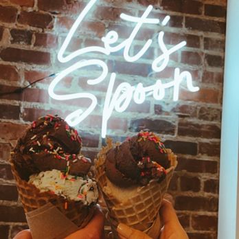Scoop - Mint chocolate Chip & S'mores topped with Moulten Chocolate Brownie - Ice Cream & Frozen Yogurt Near Me - Richmond, Virginia Scoop - Mint chocolate Chip & S'mores topped with Moulten Chocolate Brownie - Ice Cream & Frozen Yogurt Near Me - Richmond, Virginia