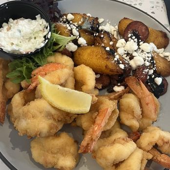 The Boathouse - Fried shrimp and sweet plantains - Seafood Near Me - Saint Johns, Florida