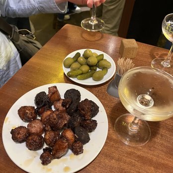 Can Paixano - Mixed Sausages w/ olives and cava. - Tapas/Small Plates Near Me - Barcelona, B