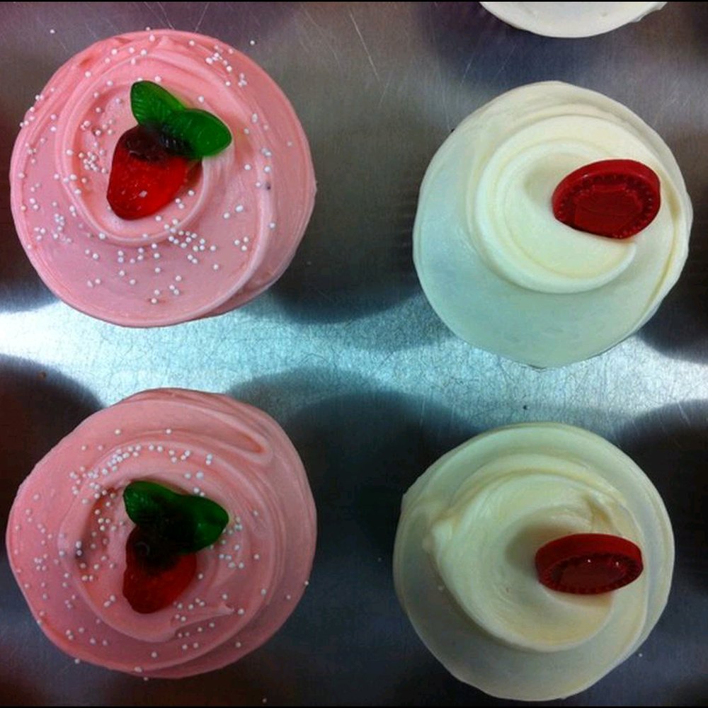 Frosted Cupcakery - Strawberry cream cheese and Red Velvet - Bakeries Near Me - Long Beach, California Frosted Cupcakery - Strawberry cream cheese and Red Velvet - Bakeries Near Me - Long Beach, California