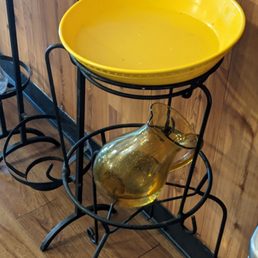 Traditional table side hand rinse Traditional table side hand rinse