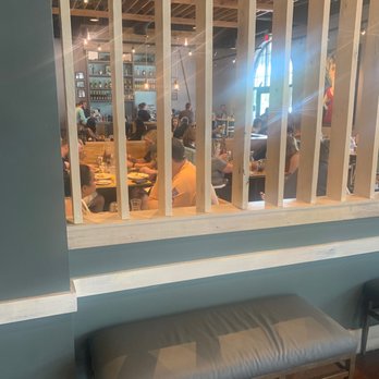 Le Peep - Restaurant scene - Breakfast & Brunch Near Me - Nashville, Tennessee