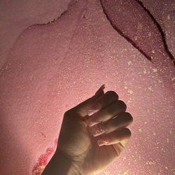 Van's Nail and Spa - Pinky nails by Van