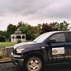 Hiddencroft Vineyards - Hiddencroft truck and gazebo