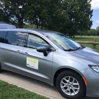 Harbor Country Transportation - 2017 Chrysler Pacifica seats 7 comfortably - Transportation Near Me Harbor Country Transportation - 2017 Chrysler Pacifica seats 7 comfortably - Transportation Near Me