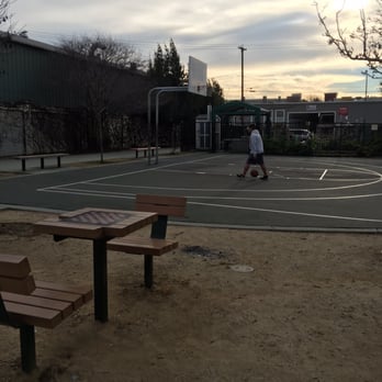 Bestor Art Park - Half court basketball hoop. Community garden behind there. Small table tops have chess boards on it! - Parks Near Me - San Jose, California Bestor Art Park - Half court basketball hoop. Community garden behind there. Small table tops have chess boards on it! - Parks Near Me - San Jose, California