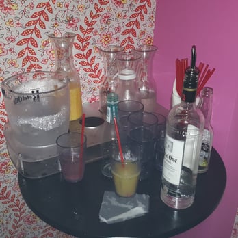 Scarlet Honolulu - Bottle service - Dance Clubs Near Me - Honolulu, Hawaii Scarlet Honolulu - Bottle service - Dance Clubs Near Me - Honolulu, Hawaii