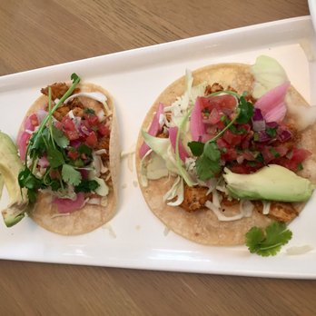 Earls Kitchen + Bar - Cocktail Bars Near Me - Plano, Texas