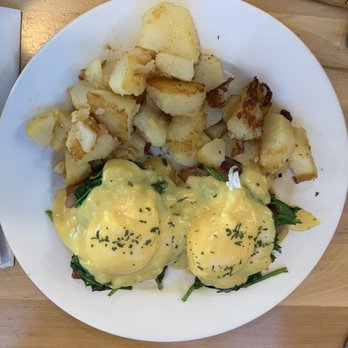 Griddlecakes - Ace Benedict - New American Near Me - Las Vegas, Nevada