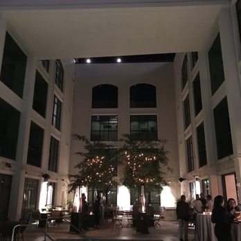 The Aster - Pool patio facing in - Hotels Near Me - Los Angeles, California The Aster - Pool patio facing in - Hotels Near Me - Los Angeles, California