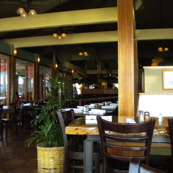 Kona Brewing - interior of restaurant - Pubs Near Me - Honolulu, Hawaii Kona Brewing - interior of restaurant - Pubs Near Me - Honolulu, Hawaii