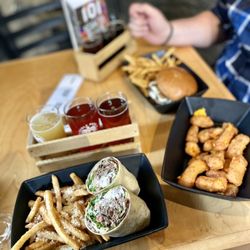 Eagle Park Brewing - Devan special and beer flight