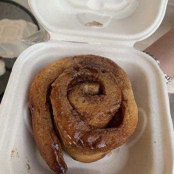 Cinnamon Roll Place - Gluten free cinnamon roll - Bakeries Near Me - Kihei, Hawaii