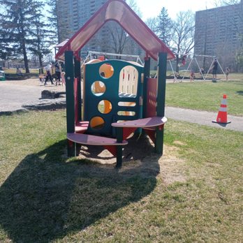 Lincoln Heights Park - Small play structure (there's a larger one behind it, but was full of kids). - Parks Near Me - Ottawa, Ontario