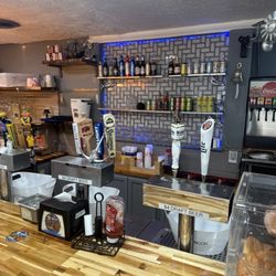 716 Wings - Bar