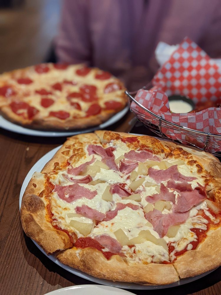 FIREHALL PIZZA Updated July 2024 258 Photos & 181 Reviews 162 Jozo Weider Boulevard, Blue