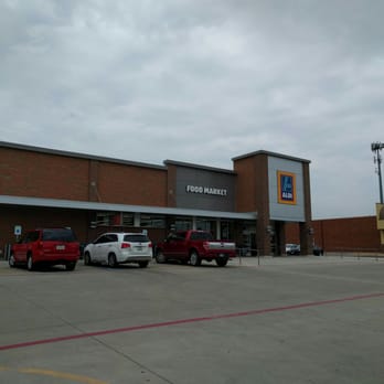 ALDI - the front of a grocery store - Grocery Near Me - Haltom City, Texas ALDI - the front of a grocery store - Grocery Near Me - Haltom City, Texas