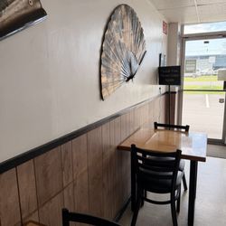 Restaurant Osaka - Dining area by entrance