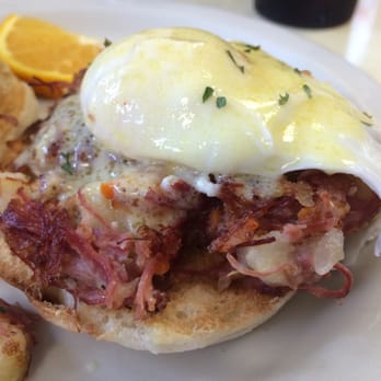 The Looking Glass Cafe - Looking Glass Benedict - Breakfast & Brunch Near Me - Wrentham, Massachusetts The Looking Glass Cafe - Looking Glass Benedict - Breakfast & Brunch Near Me - Wrentham, Massachusetts