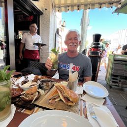 *Cubano Sandwich. Mojitos
