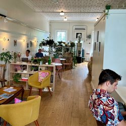 Little Seed Coffee Roasters - The interior