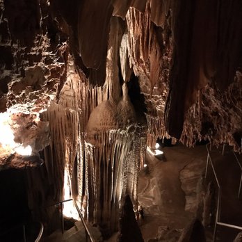 Meramec Caverns - Tours Near Me - Sullivan, Missouri