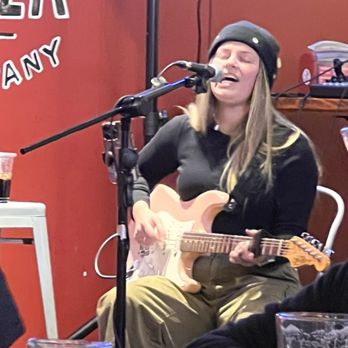Buffalo State Pizza - Live music! Nicki White was awesome!!! - Pizza Near Me - Kansas City, Missouri