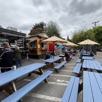 Steeplejack - Union on Hawthorne - Outdoor area with food carts/trucks - Breweries Near Me - Portland, Oregon Steeplejack - Union on Hawthorne - Outdoor area with food carts/trucks - Breweries Near Me - Portland, Oregon