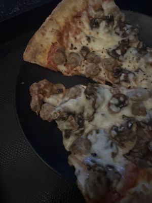 Jonny's Pizza by null