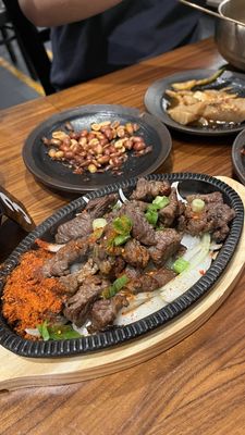 Guk Su Jip 국수집 - 北方面家 - Cold Korean Noodle Naengmyeon (냉면) & Dolsot Bibimbap by null